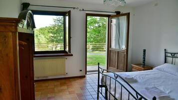 Doppia Deluxe, vista collina | Tende oscuranti, Wi-Fi gratuito