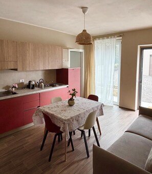 Interior - "NessunConfine Casa Laura" B&B with stunning views of Oltrepò vineyards (Torricella Verzate)