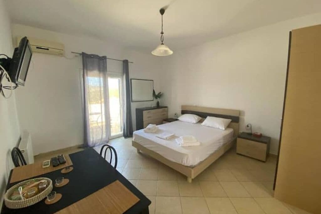 1 quarto, ferros/tábuas de passar roupa, Wi-Fi, roupa de cama