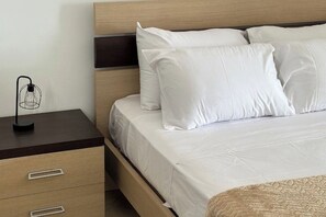 Room - Waves – Cozy Island Retreat in the Heart of Kythira (Kithira)