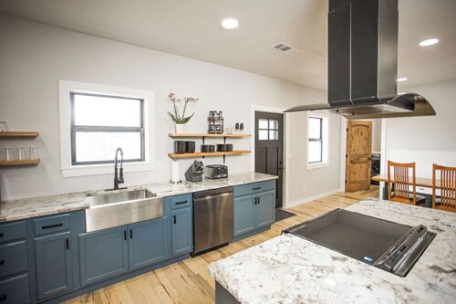 NEW!!  Peaceful 3-bedroom cabin just minutes from the Buffalo National River