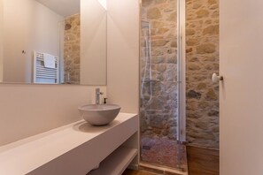 Hair dryer, towels - Palazzo Serre - Villa in the Countryside with Pool (San Leo)