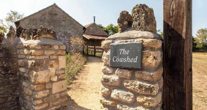 The Cowshed - Country Retreat