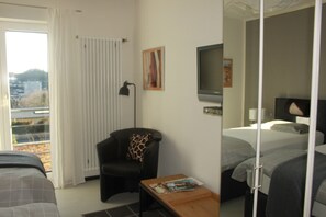 2 bedrooms, WiFi, bed sheets - Apartment '2-Raum- A43 Mit Küche' with Shared Garden and Wi-Fi (Lörrach)