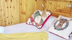 2 bedrooms, bed sheets - Coccola Alpina by Ca-Sa Check (Aprica)