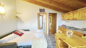 2 bedrooms, bed sheets - Coccola Alpina by Ca-Sa Check (Aprica)