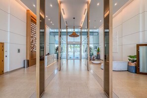Interior - Stunning View 2 Bedroom apartment w Private Beach (Dubai)
