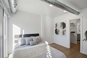 2 bedrooms, iron/ironing board, WiFi, bed sheets - NEW! Modern 2BR Near Downtown OKC (Oklahoma City)