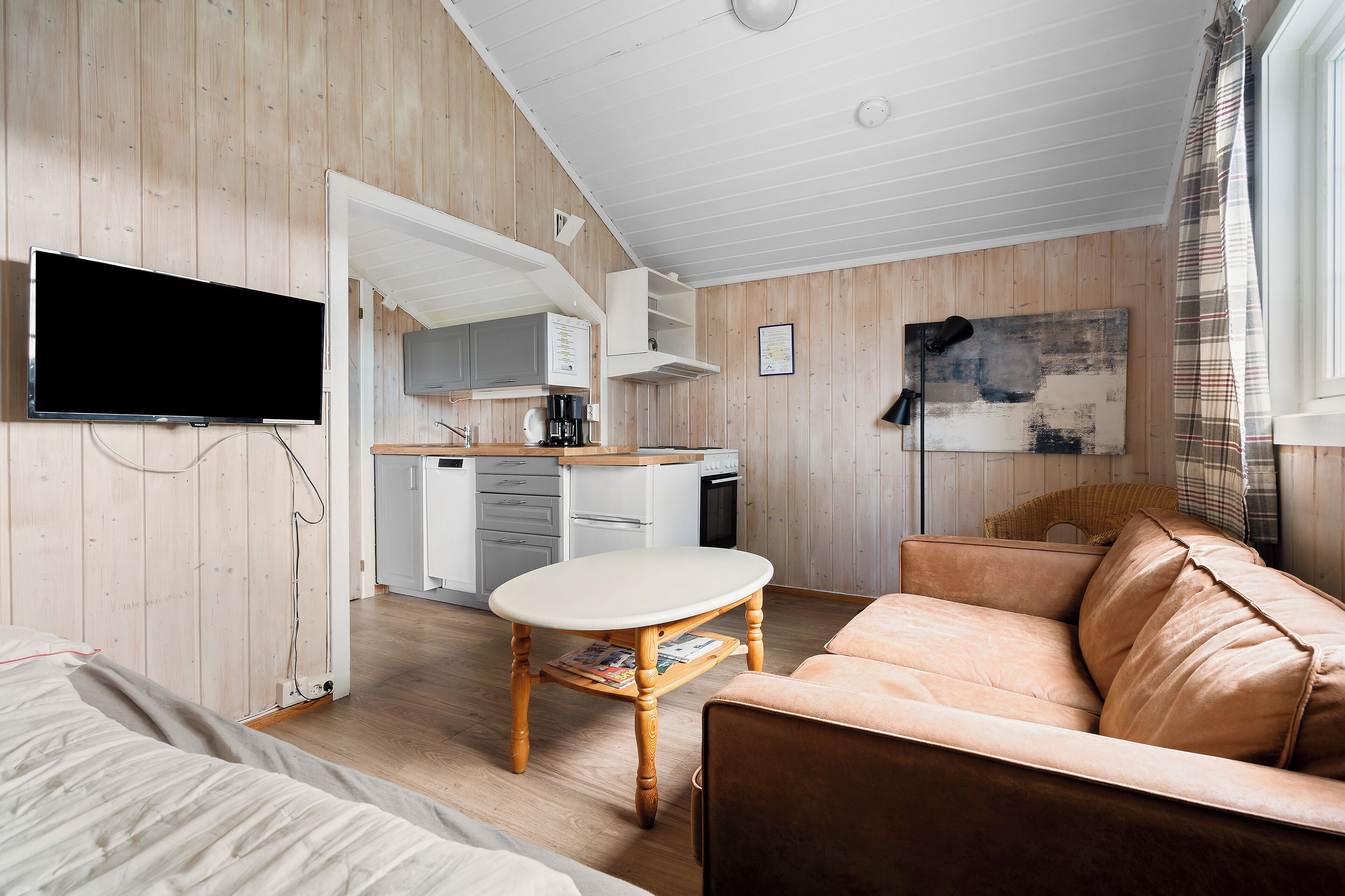 Basic Cabin | Living area