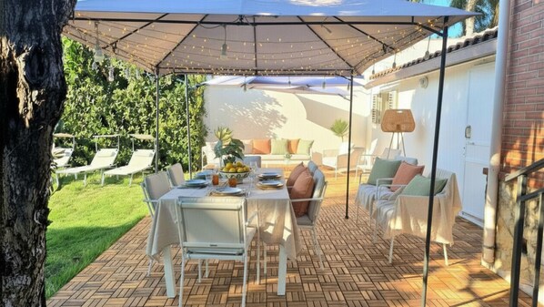 Outdoor dining - VFH The Sicilian Dream Pool Villa (Altavilla Milicia)