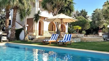 Villa Exclusive, 4 chambres, piscine privée, vue partielle sur la mer