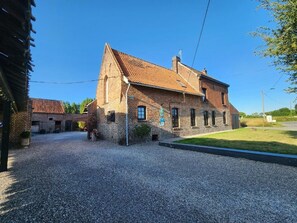 Exterior - Vrbo Property (Verlinghem)