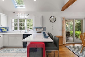 Coffee/tea maker, fridge, microwave, oven - Game Room, Cozy & Mins to Beaches! (Eastham)