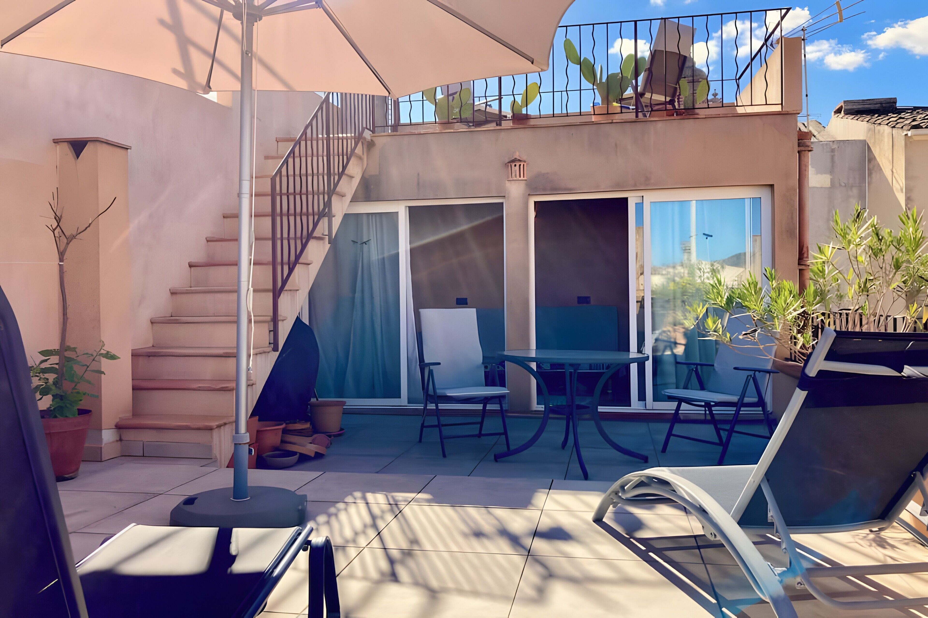 屋外ダイニングエリア