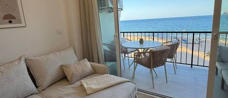 舒適公寓, 露台, 海灘景 | 客廳