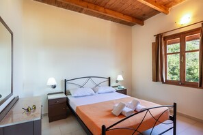 1 bedroom, free WiFi, bed sheets - Villa Maria Apt 8 (Ligres)