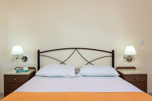 1 bedroom, free WiFi, bed sheets - Villa Maria Apt 10 (Ligres)