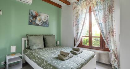 BigHouse* Paris Disneyland, Villepinte Expo, CDG