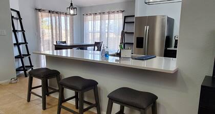 Modern 3BR Home Walk to Park Near White Sands