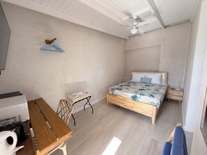 1 bedroom, iron/ironing board, free WiFi, bed sheets - The Turtle nest room 1-bedroom with kitchen on Carlisle Bay (Bridgetown)