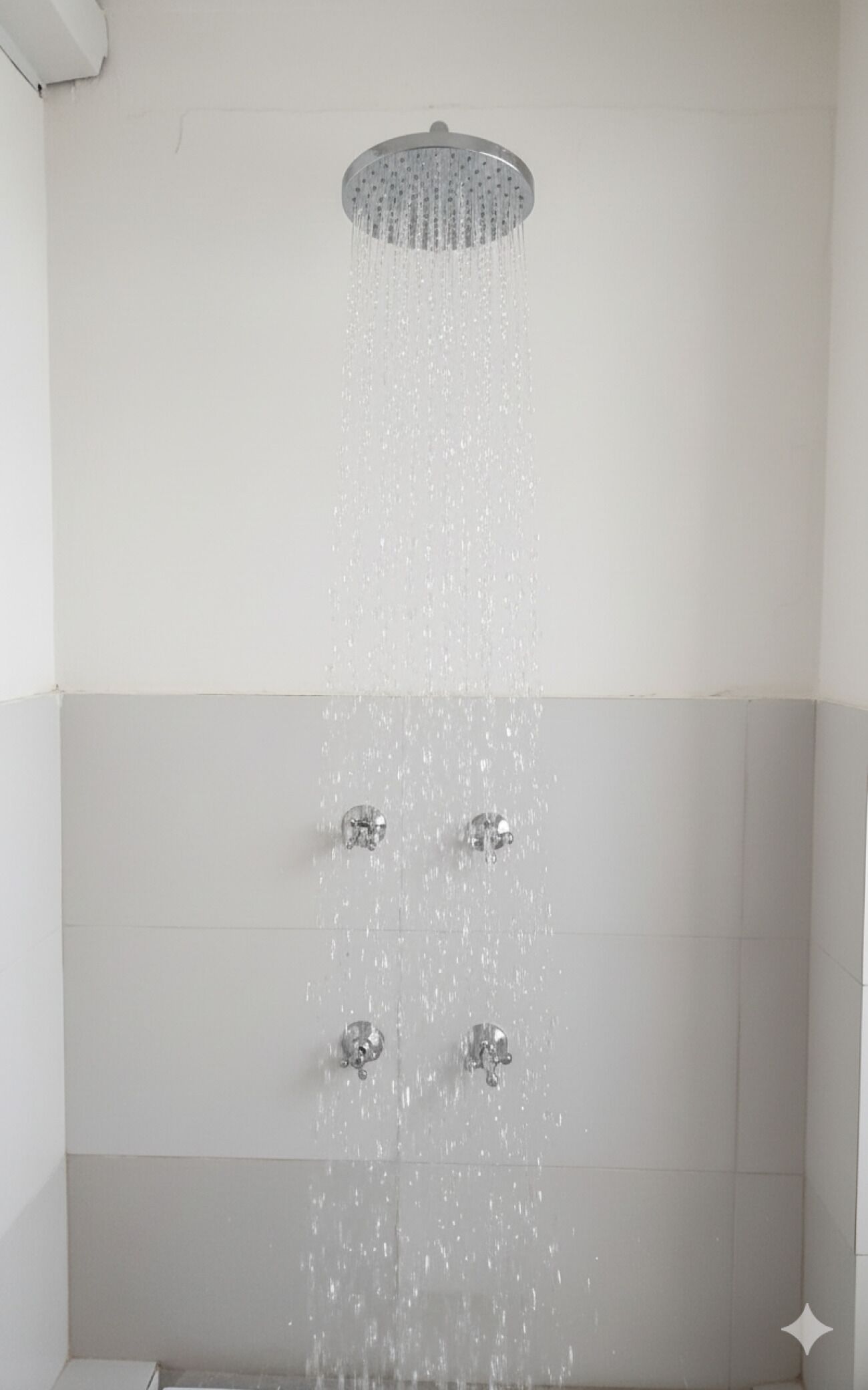 Standard Suite, 1 Double Bed, Non Smoking, Pool View | Bathroom | Bathtub, free toiletries, hair dryer, towels