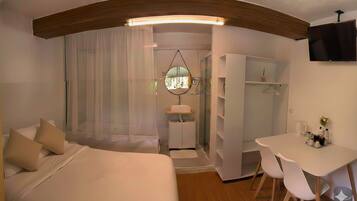 Suíte standard, 1 cama de casal, para não fumantes, vista para a piscina