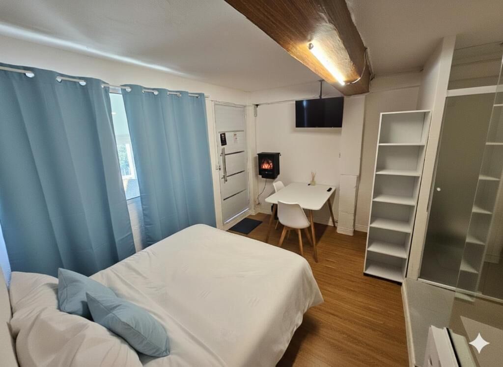 Standard Suite, 1 Katil Kelamin (Double), Non Smoking, Pool View