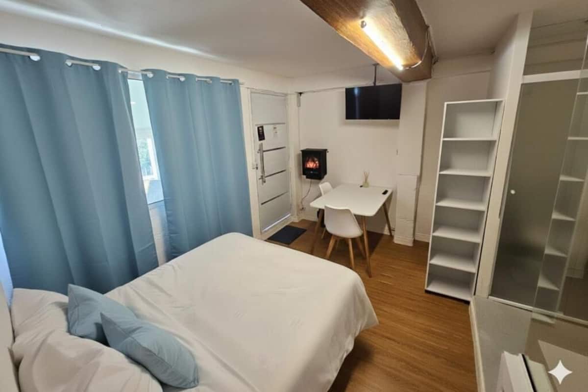 Standard Suite, 1 Katil Kelamin (Double), Non Smoking, Pool View