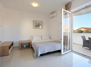 1 bedroom, free WiFi, bed sheets - One-bedroom apartment Grey Goose 9 with private balcony (Novalja)