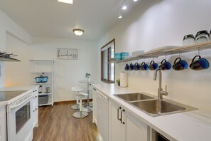 Private kitchen - Family Fun on Cross Lake! Darts, Games, Smart TVs (Pine City)