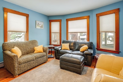 9 Mi to Wachusett Mtn! Family Base w/ Porch