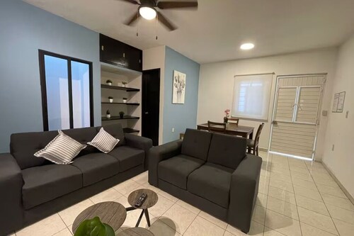 Modern and spacious suite : fast WiFi + private parking