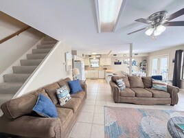 House, Multiple Beds, Hot Tub (A-Frame of Mind) | Living area