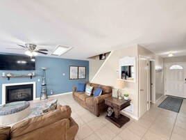 Casa, varias camas, bañera de hidromasaje (A-Frame of Mind) | Zona de estar