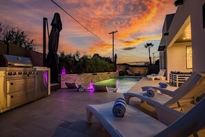 A heated pool - Scottsdale Oasis: Heated Pool, Gym, Golf & Firepit (Scottsdale)