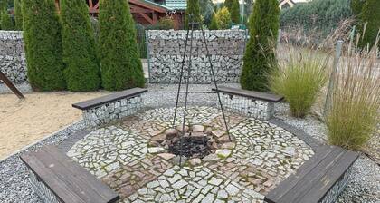 Holiday cottages with fireplace, right by the lake