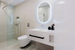 Shower, towels, shampoo - Eidolion Essence - Cozy Guest House Mykonos (Ano Mera)