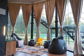 Family Studio Suite, Balcony, Garden View | Interior - Airas Resort (Kodaikanal)
