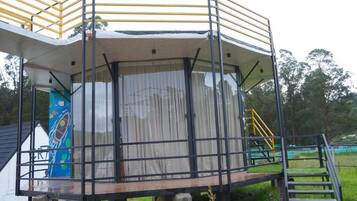 Family Studio Suite, Balcony, Garden View | Exterior