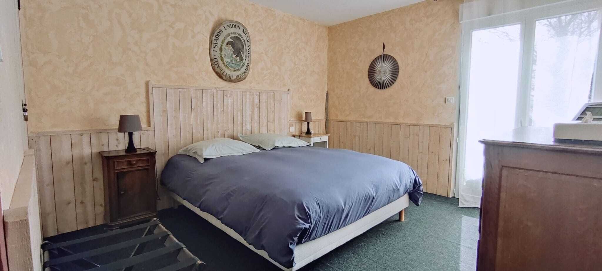 4 chambres, lit parapluie, accès Internet, draps fournis