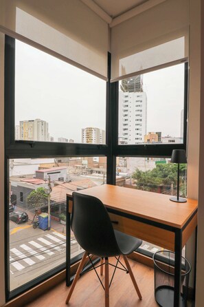 Interior - w* | Engaging 2BR Retreat w/ Balcony in Miraflores (Miraflores)