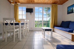 TV - Apartment at Bourgenay Golf Course for 4–6 people (Talmont-Saint-Hilaire)