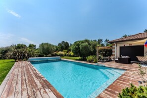 Pool - Suite Papillons Guest Room – Saltwater Pool, Terrace & Shared Garden (Parentis-en-Born)
