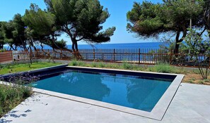 Seasonal outdoor pool - La Corniche Bleue (Sausset-les-Pins)