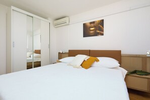 4 Schlafzimmer, Bügeleisen/Bügelbrett, WLAN, Bettwäsche