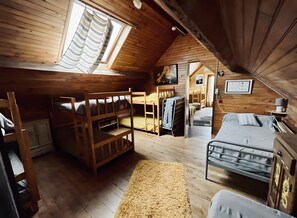 6 bedrooms, WiFi - Gite at Domaine du Mas Bresson: Authentic Cévennes Retreat in Nature (Dourbies)