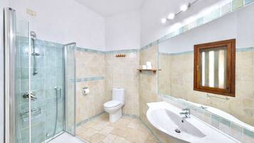 Apartment | Badezimmer | Dusche, Haartrockner, Bidet, Handtücher