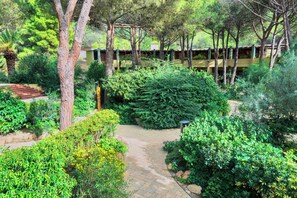 Exterior detail - Residence with swimming pool in Santa Margherita di Pula (Santa Margherita di Pula)