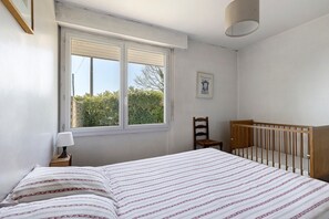 4 Schlafzimmer, Bügeleisen/Bügelbrett, WLAN
