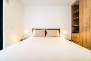 1 bedroom, desk, travel cot, WiFi - Oasis Urbano by Kanaa - Cuauhtémoc, CDMX | Gym & Pool | 2BD 2BTH condo in Colonia Roma (Mexico City)